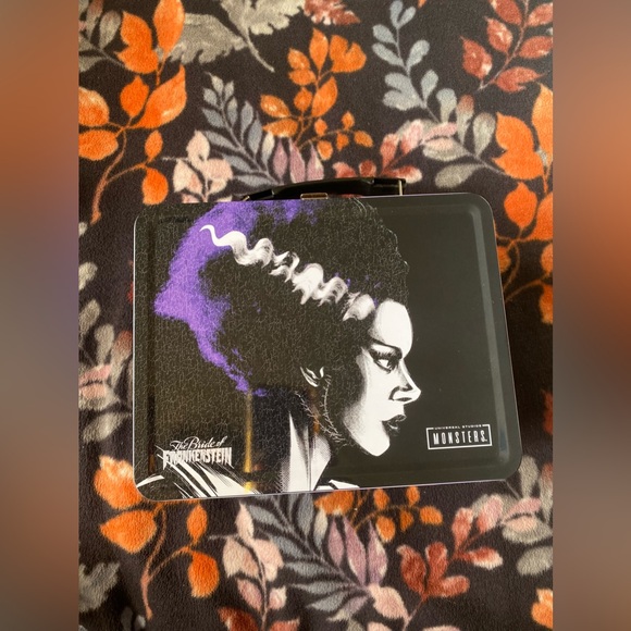 Zombie Bride Lunchbox - Picture 1 of 6